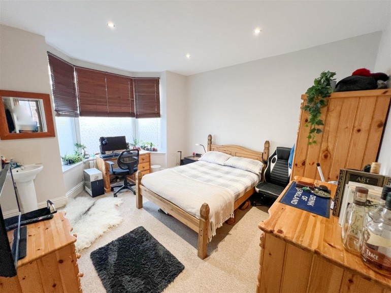 10 Cemetery Avenue, Sheffield