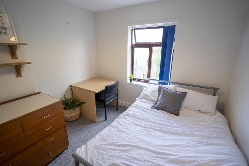 Images for 18 Parkers Road, Broomhill