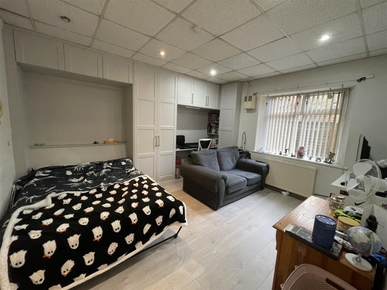 Flat 3, 256 Crookesmoor Road