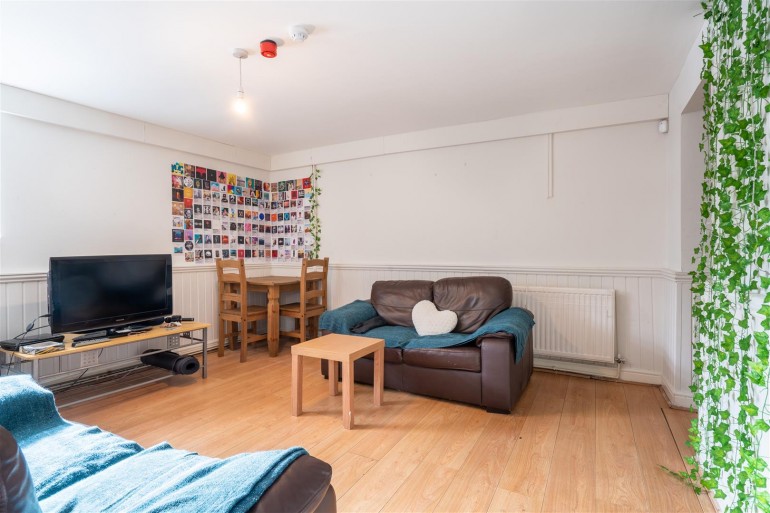 GF 15 Beech Hill Road, Sheffield